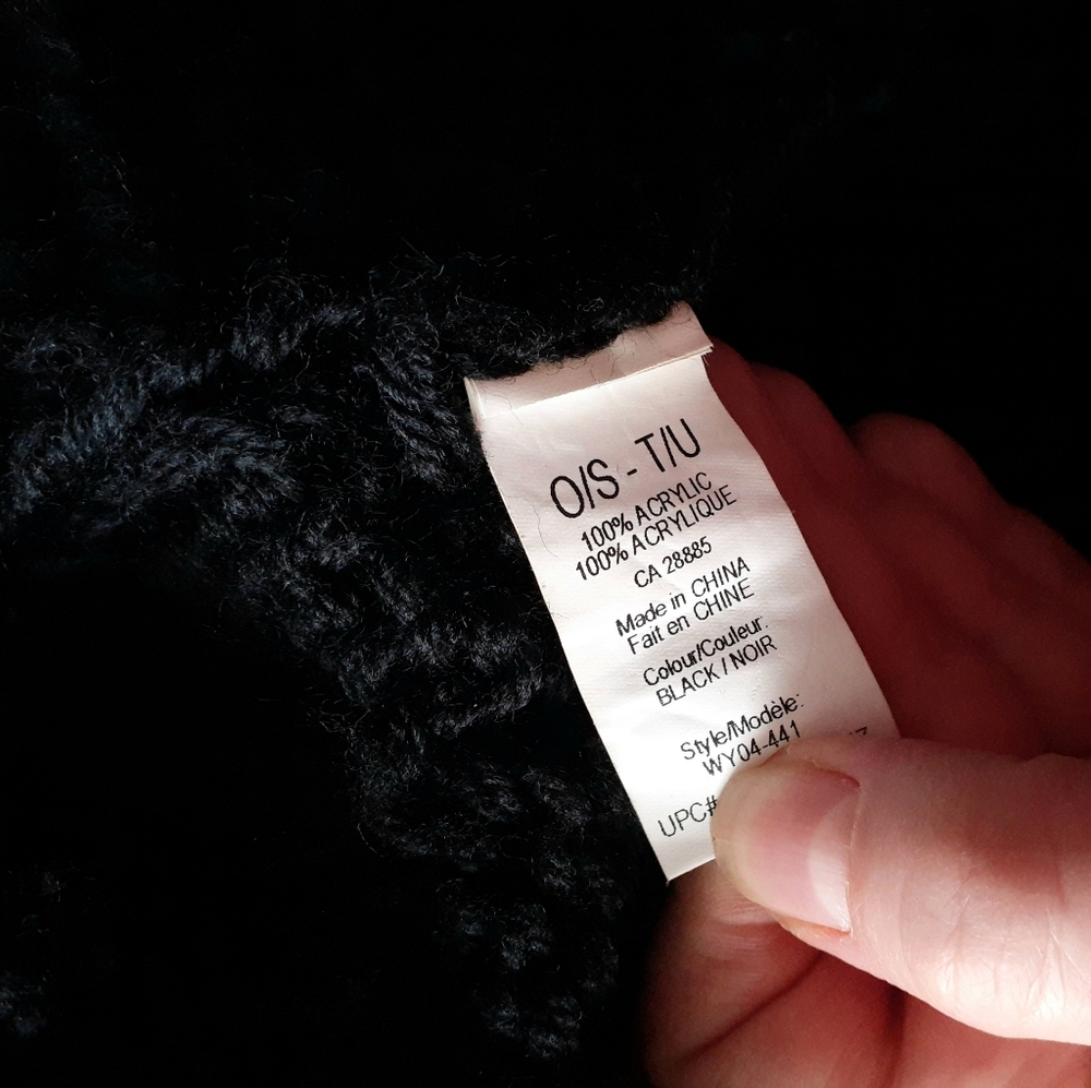 Woolly Cable-knit Poncho Shawl with fringe - Picture 7 of 11